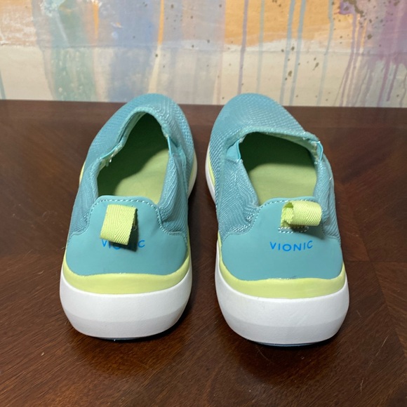 VIONIC Women’s Vortex Zeta Slip On sneakers in Wassabi NWOT - Picture 3 of 7